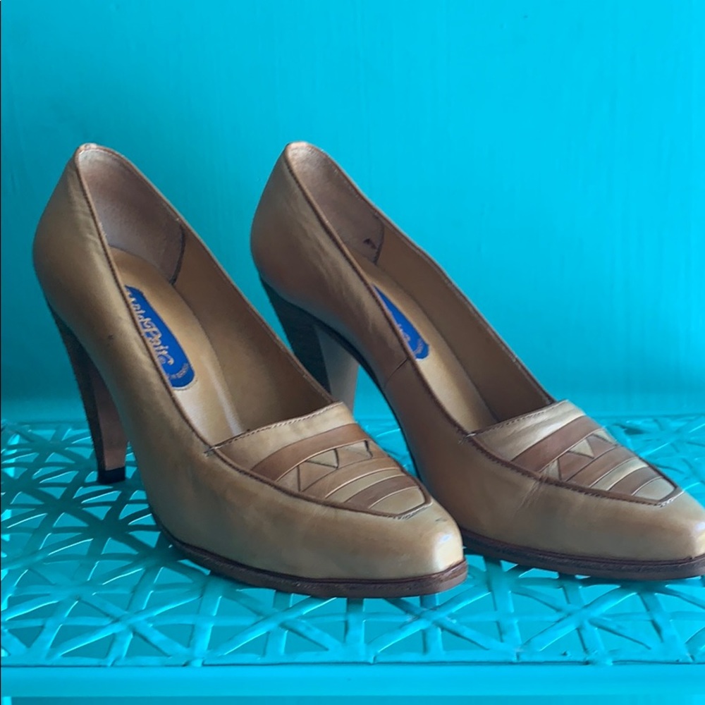 Amazing! Wild Pair VINTAGE leather pumps.